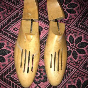 Vtg 1950s Pair Wooden Shoe Lasts Trees Size 7 AA Cedar